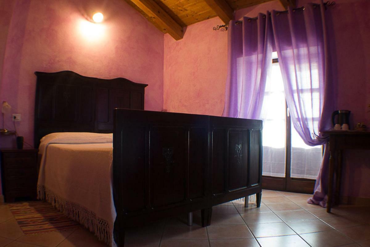 Agriturismo La Ca Veja Monforte dʼAlba Buitenkant foto