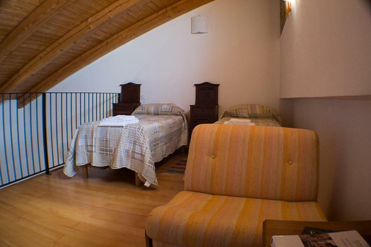 Agriturismo La Ca Veja Monforte dʼAlba Buitenkant foto