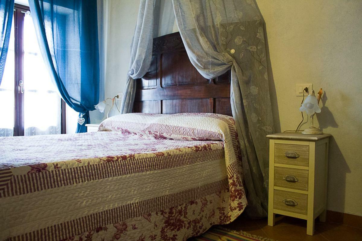 Agriturismo La Ca Veja Monforte dʼAlba Buitenkant foto
