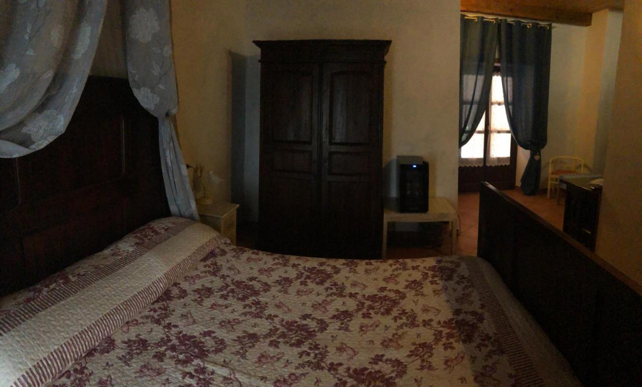 Agriturismo La Ca Veja Monforte dʼAlba Buitenkant foto